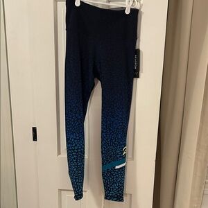 Women’s Large Peloton With High Waisted Wild Kite Leggings, NWT